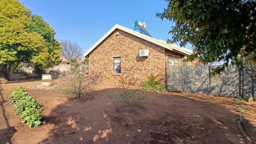 3 Bedroom Property for Sale in Universitas Ridge Free State